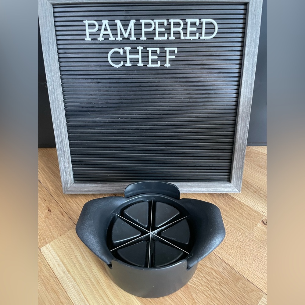 Pampered Chef Veggie Wedger #2417